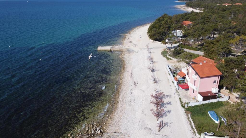 Apartmani Vukadin Vir Exterior foto
