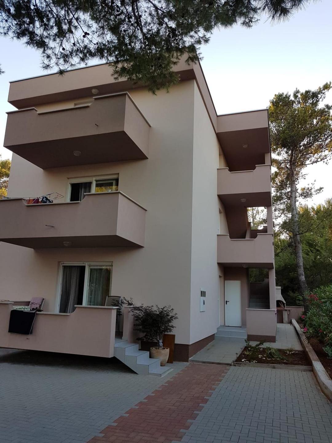 Apartmani Vukadin Vir Exterior foto